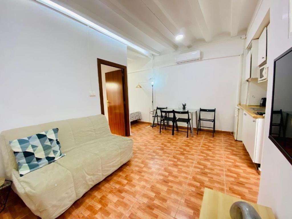 Apartment 031 Center Barca 4 1 *